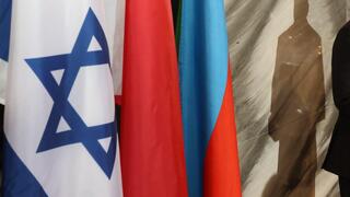 מיכאל הרצוג, קאזאר איברהים ושייח' עבדאללה בן ראשיד אל חליפה