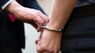 אילוסטרציה מעצר אזיקים