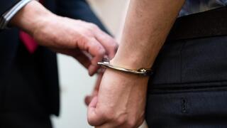 אילוסטרציה מעצר אזיקים