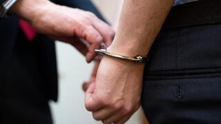 אילוסטרציה מעצר אזיקים