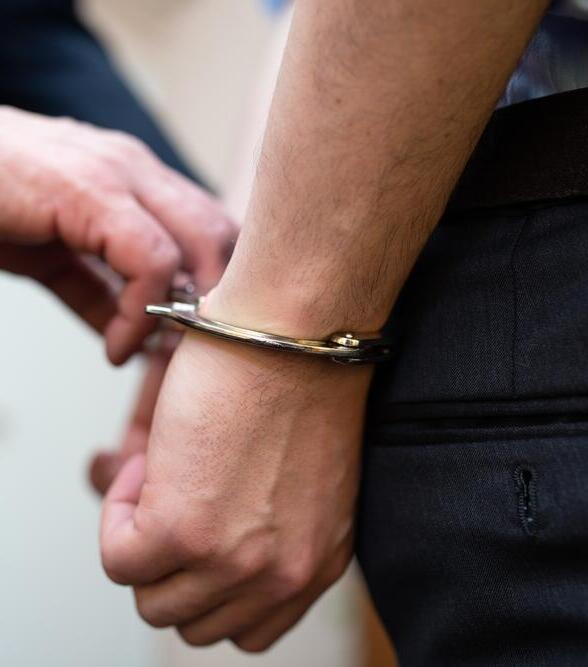 אילוסטרציה מעצר אזיקים