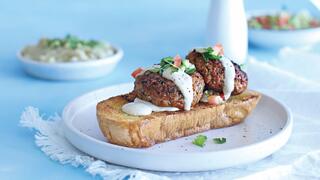 קציצות ישראליות בהשראת "חגיגה בסנוקר"