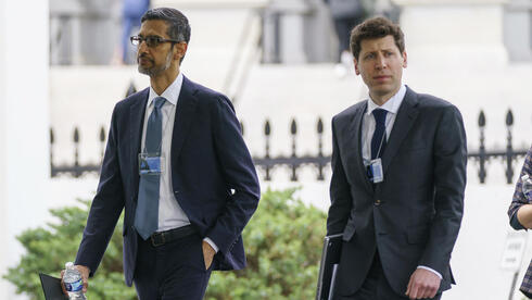 סם אלטמן וסונדר פיצ'אי בכניסה לפגישה בבית הלבן