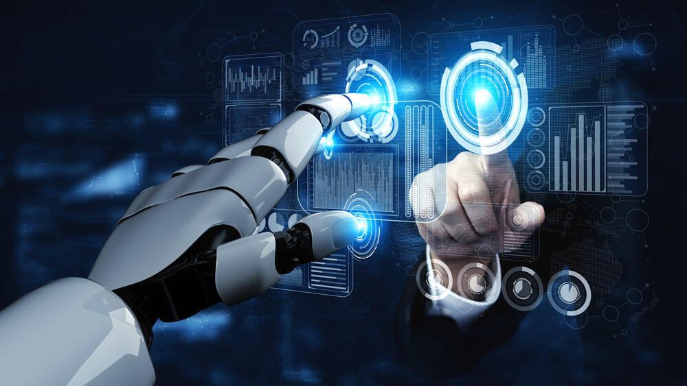 Искусственный интеллект и человек (Фото: shutterstock) Искусственный интеллект сможет оказывать на человека бесконечное влияние