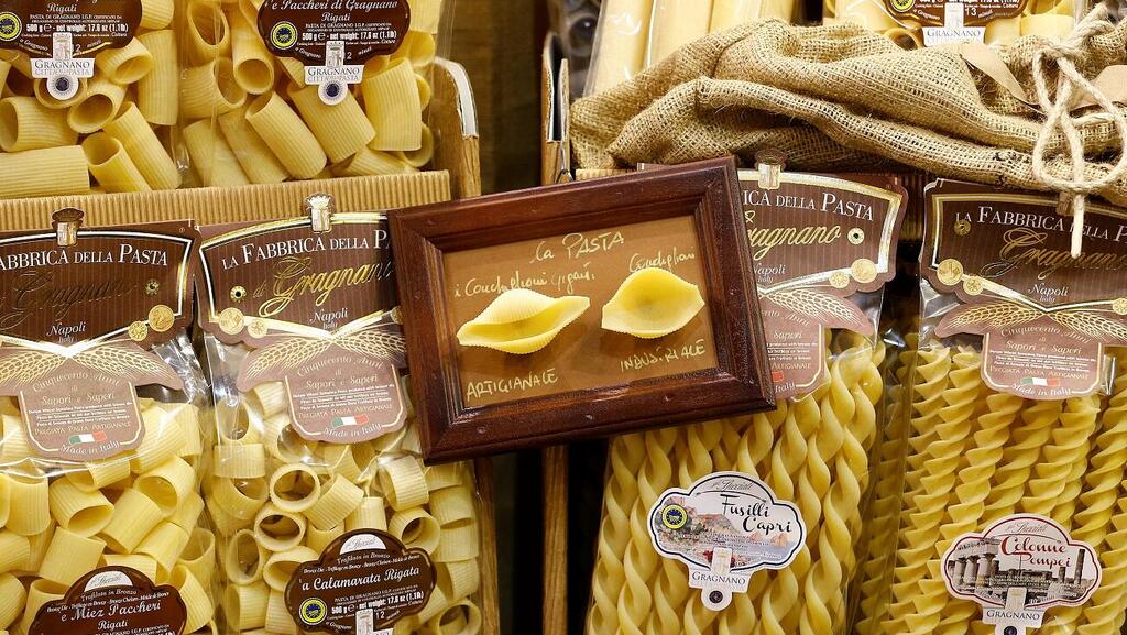 מגוון מוצרי פסטה באיטליה
