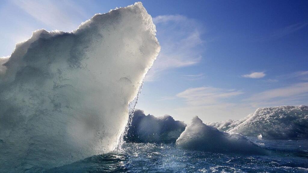 Melting icebergs (Photo: AP) המסת קרחונים בגלל שינויי האקלים