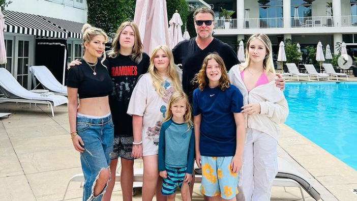 טורי ספלינג, דין מקדרמוט והילדים (צילום: אינסטגרם) טורי ספלינג דין מקדרמוט