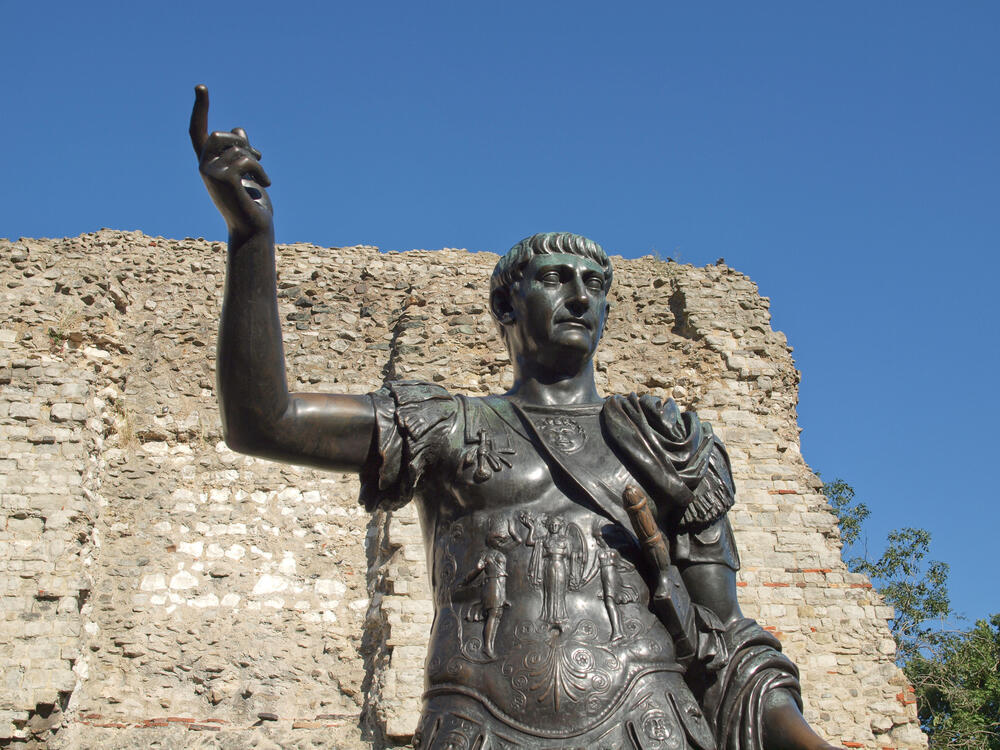 Trajan (Photo: Shutterstock) פסלו של הקיסר הרומי טראיאנוס