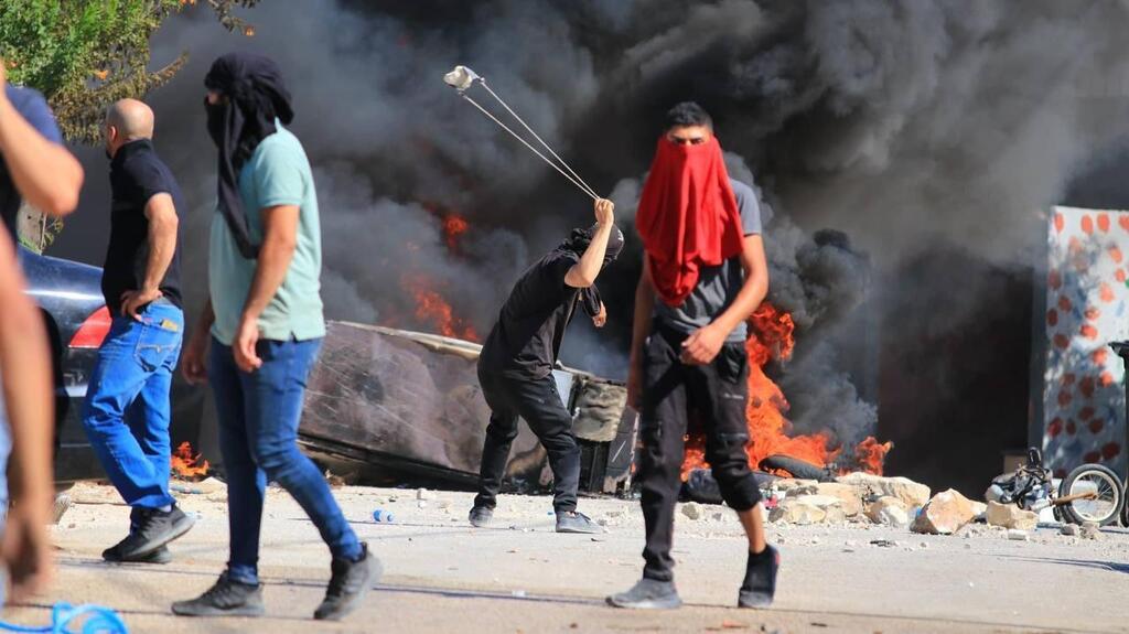 תיעוד מעימותים בין מתנחלים לפלסטינים סמוך לכפר אום צפא