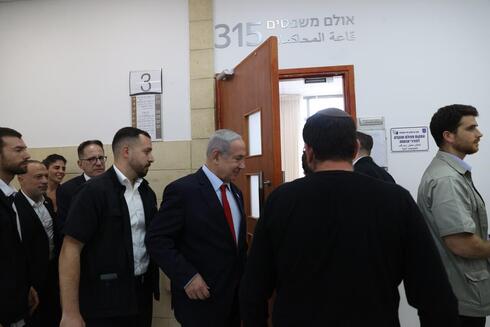 יום העדות השני של ארנון מילצ'ן בתיקי האלפים של נתניהו