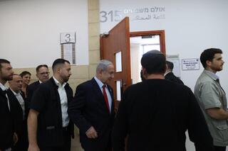 יום העדות השני של ארנון מילצ'ן בתיקי האלפים של נתניהו