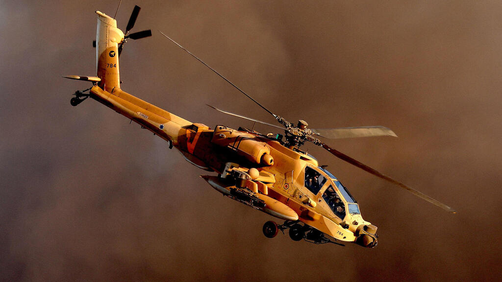 מסוק אפאצ'י AH-64  של חיל האוויר, מפגן אווירי בסיום קורס טיס