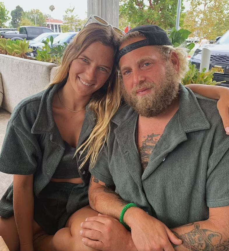 "אלו התנאים שלי לזוגיות רומנטית". היל והאקסית שרה בריידי (צילום: אינסטגרם) ג'ונה היל שרה בריידי