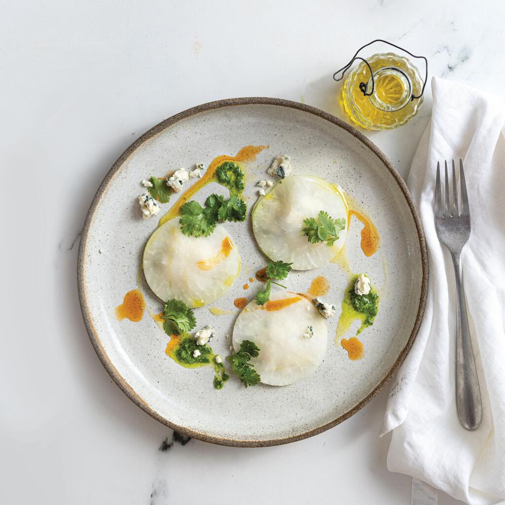 רביולי קולרבי במילוי גבינת רוקפור