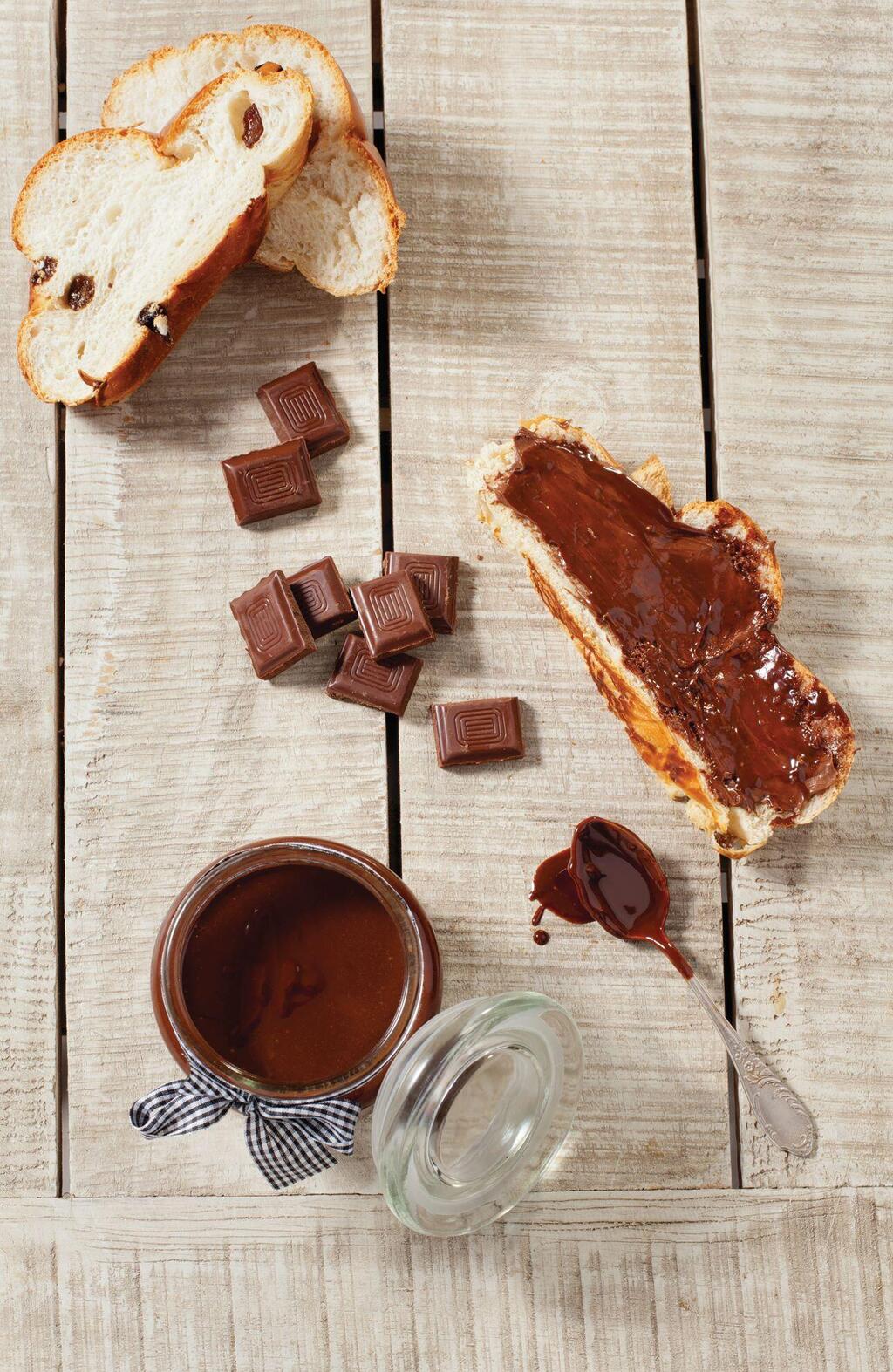 Homemade chocolate spread (Photo: Boaz Lavi, Style: Amit Donskoy) ממרח שוקולד ביתי