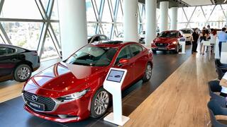  דגמי מאזדה באולם תצוגה של דלק מוטורס