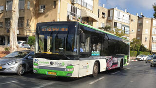 איפה האוטובוסים מגיעים בזמן ואילו קווים מאחרים?