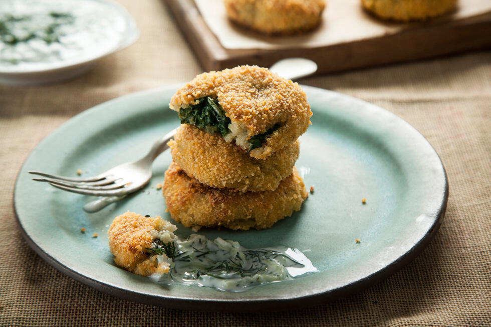 Baked potato-and-spinach kubbeh (Photo: Afik Gabay) קובה תפוחי אדמה במילוי תרד