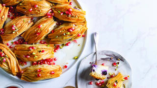 עוגת פילו בקרם דבש