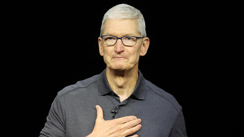 טים קוק בהשקת אייפון 15