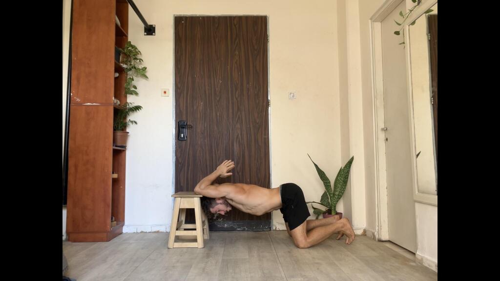 עומר ביח מדריך עמידת ידיים