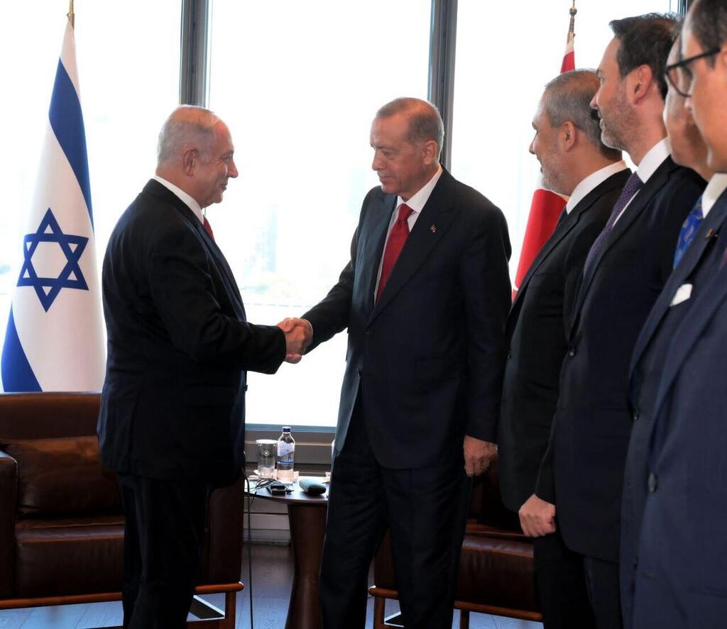 With Erdogan in 2023, when they discussed normalization with Saudi Arabia (Photo: GPO) פגישת נתניהו וארדואן בשגרירות טורקיה בניו יורק, במהלך עצרת האו"ם