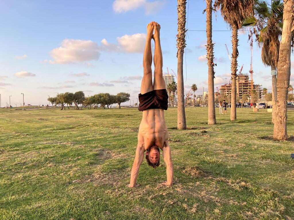 עומר ביח מדריך עמידת ידיים