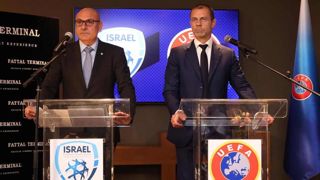 Israel Football Association Chairman Moshe (Shino) Zuares with UEFA President Aleksander Čeferin (Photo: Oz Moalem) יו"ר ההתאחדות לכדורגל שינו זוארץ עם נשיא אופ"א אלכסנדר צ'פרין