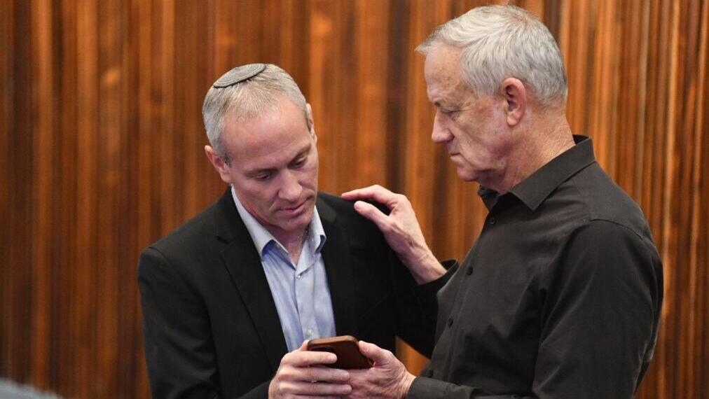 Хили Трупер и Бени Ганц в кнессете (Фото: Рафи Коц) מליאת הכנסת