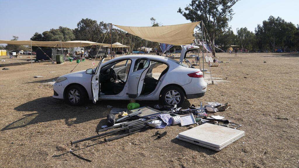 The massacre at the Nova music festival. Prof. Foa was determined to help trauma victims (Photo: AP/ Ohad Zwigenberg) רכב נטוש ברעים
