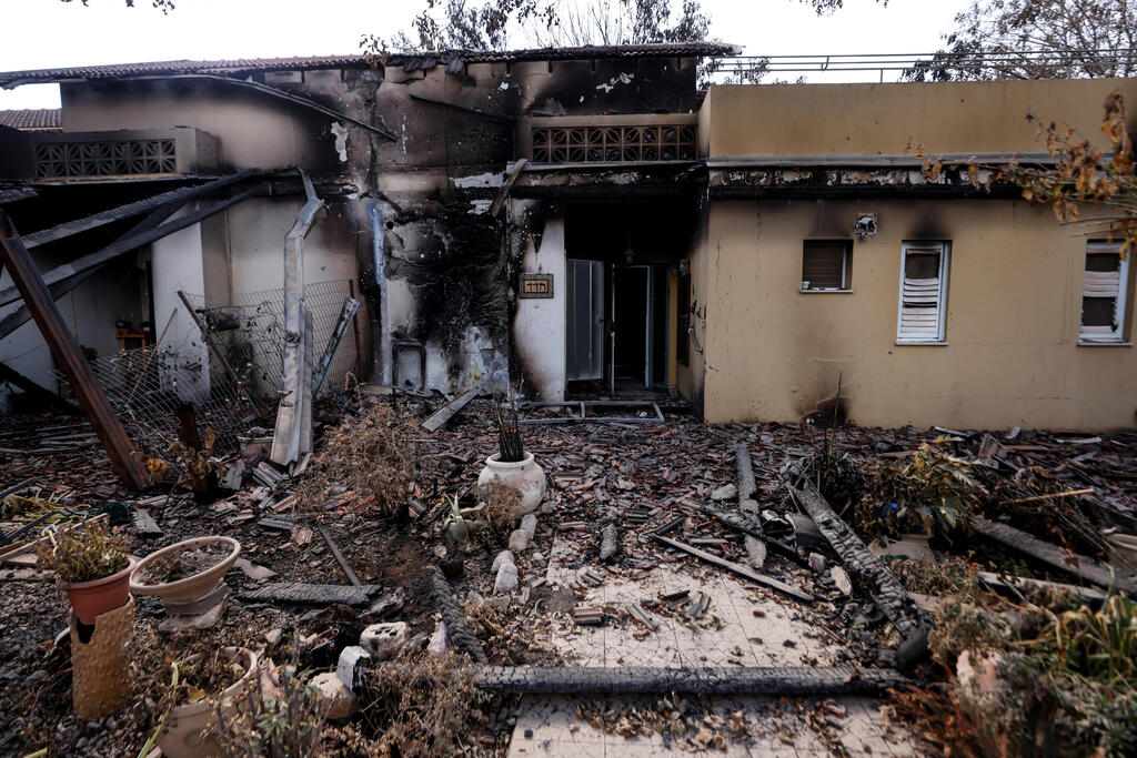 Photo: REUTERS/Amir Cohen בארי