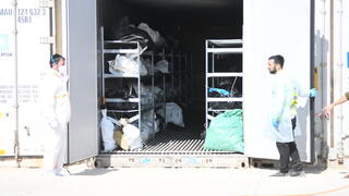 מתחם זיהוי הגופות "שורה" ברמלה לאחר הטבח בדרום