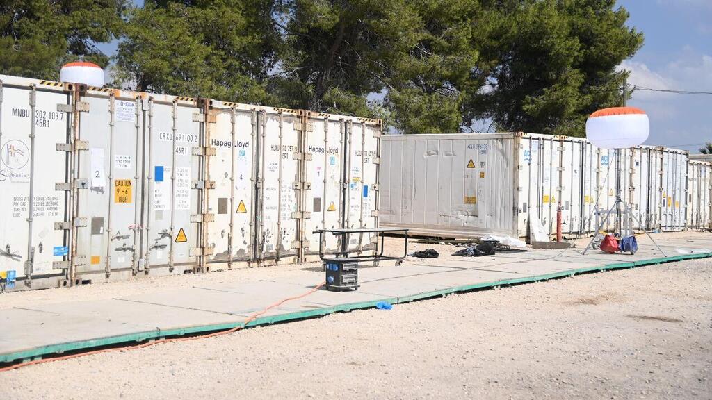 The Shura body identification facility (Photo: Yair Sagi) מתחם זיהוי הגופות "שורה" ברמלה לאחר הטבח בדרום
