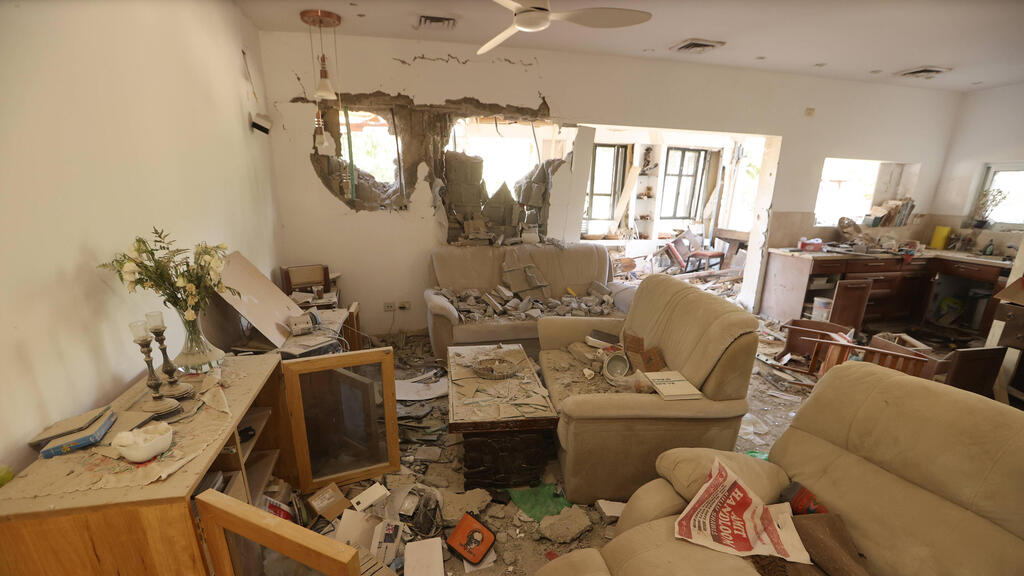 The destruction at Kibbutz Be’eri after the massacre (Photo: Gadi Kabalo) קיבוץ בארי