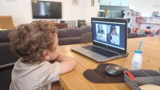 גור רימון לומד בזום