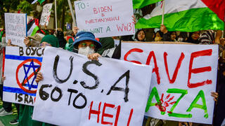 חרבות ברזל ג'קרטה אינדונזיה מפגינים נגד ישראל בעד פלסטינים עזה