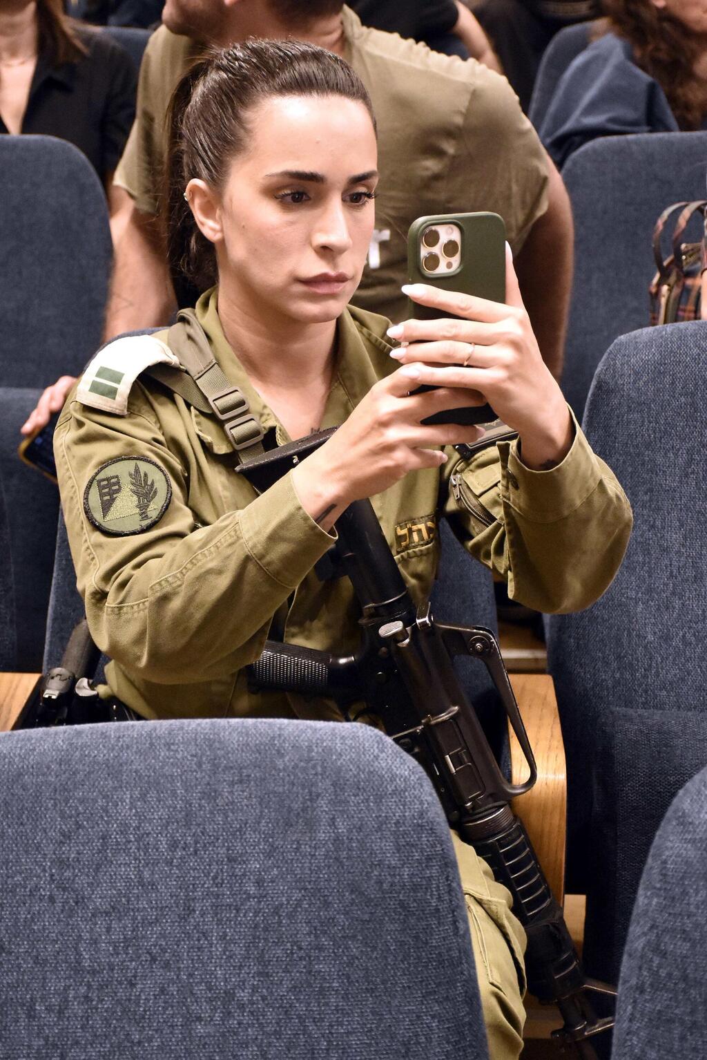 אירוע תמיכה סלבס במשפחות החטופים