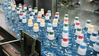 פס הייצור במפעל מי עדן