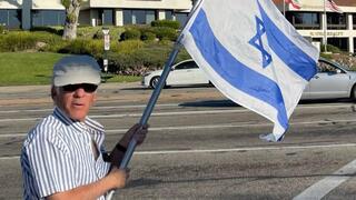 התמונה האחרונה של פול קסלר, שהוכה למוות במגפון על-ידי מפגין פרו פלסטיני