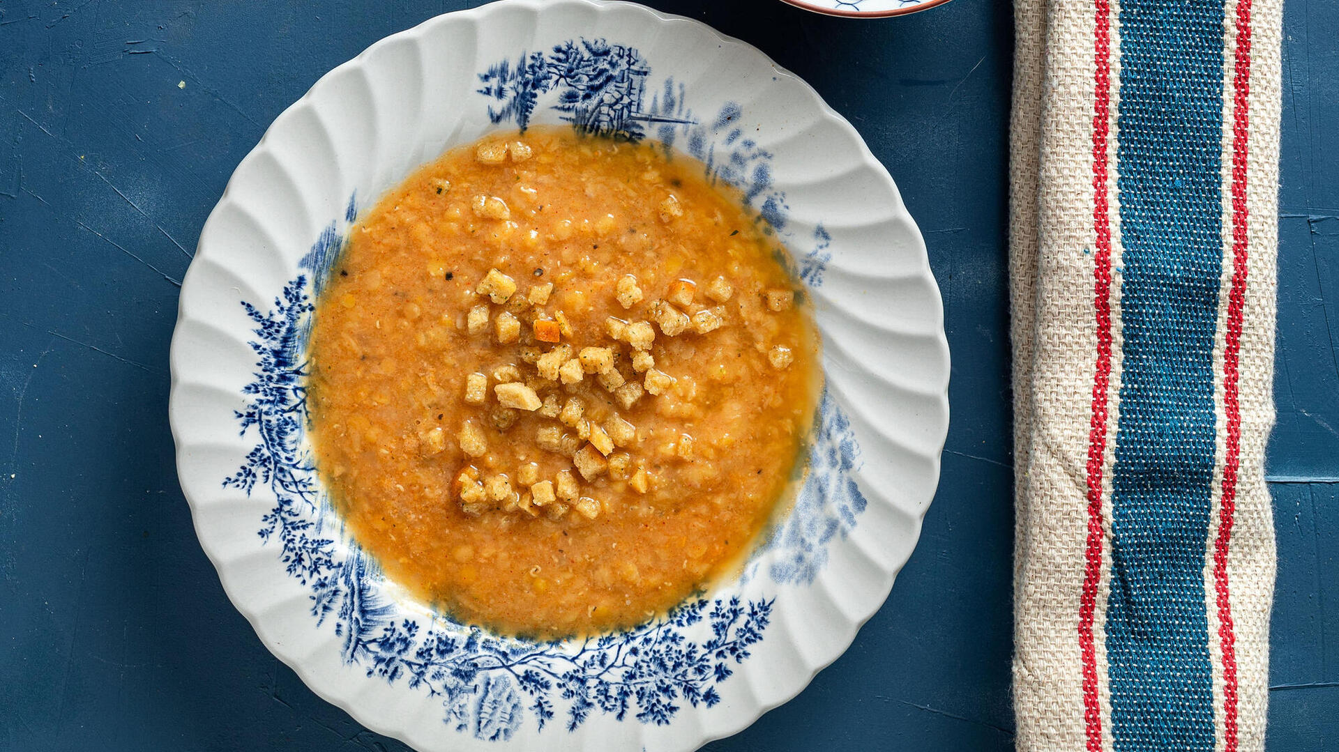 מרק עדשים כתומות