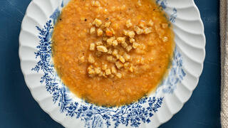 מרק עדשים כתומות