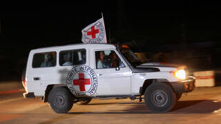 הגעת החטופים לצלב האדום