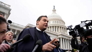 ארה"ב חבר בית הנבחרים ג'ורג' סנטוס הודח רפובליקני נוכל