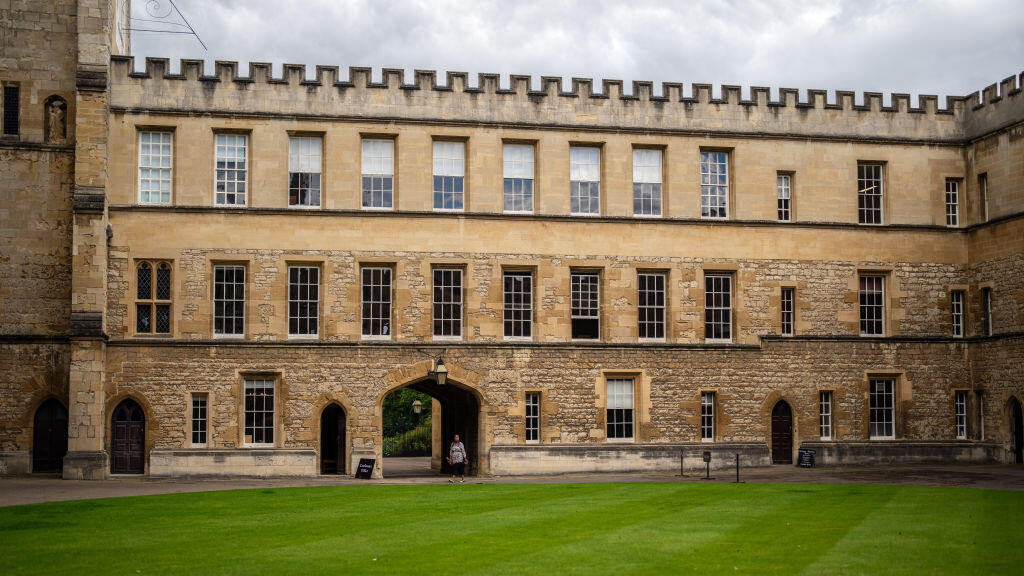 They're moving here too. Oxford Universit (Photo: Carl Court / GettyImages) אוניברסיטת אוקספורד