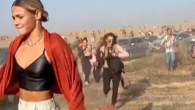 Israelis flee during Hamas massacre at the Nova festival האישה באדום המסיבה ברעים פסטיבל נובה ולאדה פטפוב