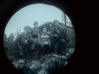 ליאור בן עמי עם לוחמי איסוף המודיעין