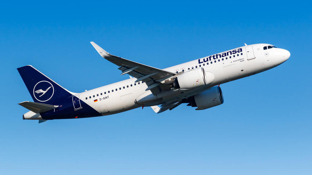 A Lufthansa Airbus A320 aircraft (Photo: Markus Mainka / Shutterstock) מטוס מדגם איירבוס A320 של לופטהנזה