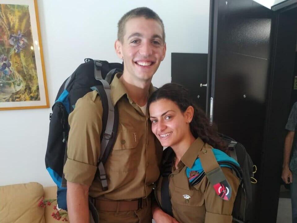 סגן עדי הראל ובן זוגה יונתן סביצקי ז"ל.