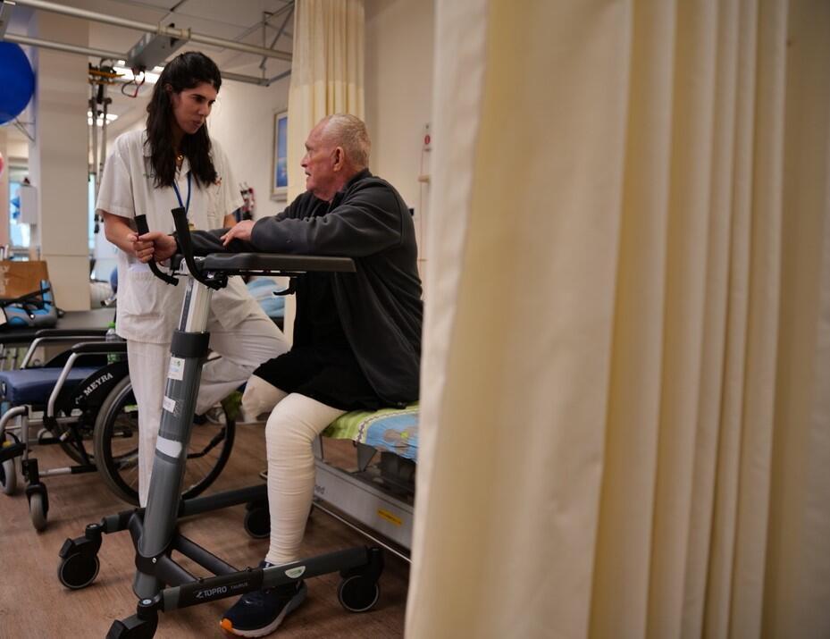 רבש"ץ קיבוץ מגן ברוך כהן בטיפול פיזיותרפיה עם הפיזיותרפיסטית עדי גונן