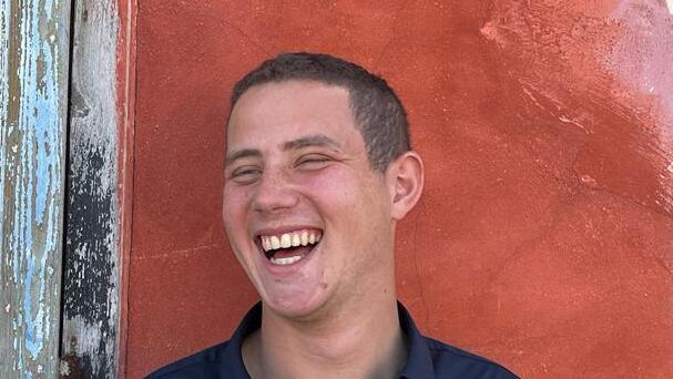 עומר נאוטרה